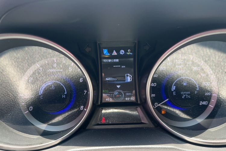 Used CHANGAN CS75 2017 Shangku Edition 1.5T Manual ZhiXiang Model Odometer Close Up