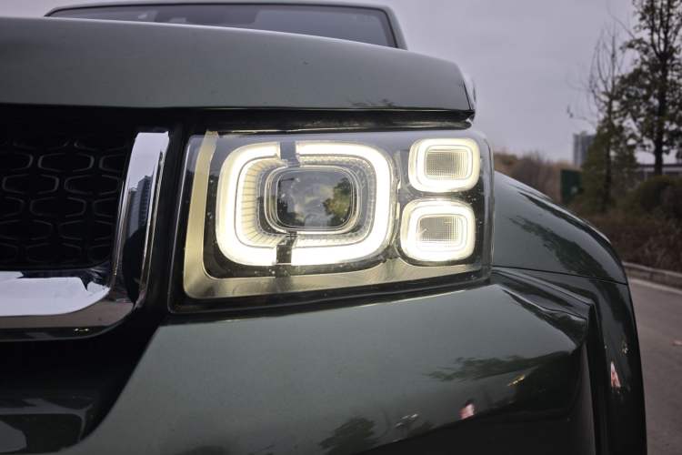 Used BAIC Off-Road BJ40 2019 PLUS 2.3T Automatic Four-Wheel Drive Flagship Edition China VI Emission Standard
