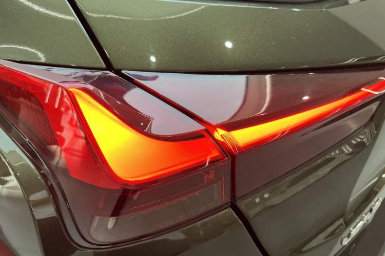 Used Lexus UX New Energy 2020 300e Pure·Joy Edition Exterior 10