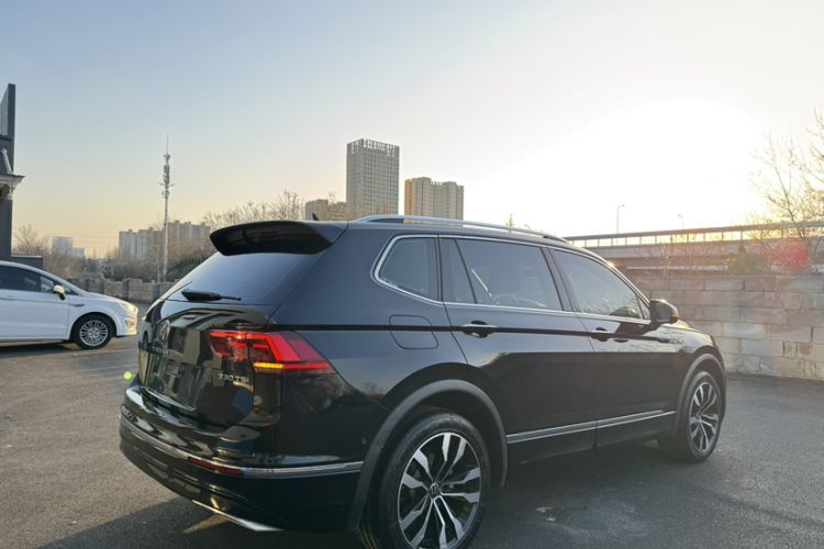 Used Volkswagen Tiguan L 2021 330TSI Automatic Two-Wheel Drive R-Line Flagship Edition
