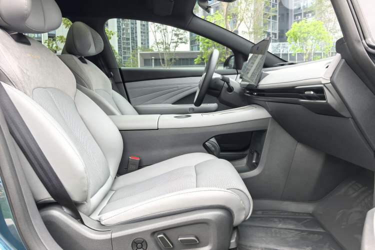 Used Nissan N7 2025 510 Pro Interior 7