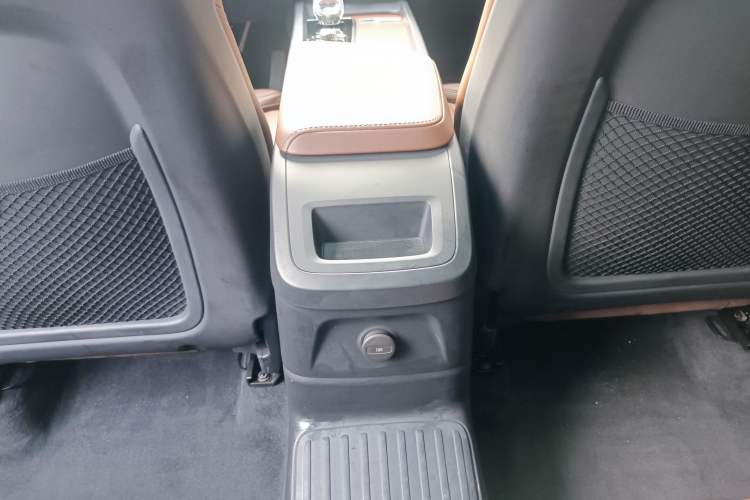 Used Volvo XC60 New Energy 2024 T8 Plug-in Hybrid Long-Range All-Wheel Drive Smart Luxury Edition