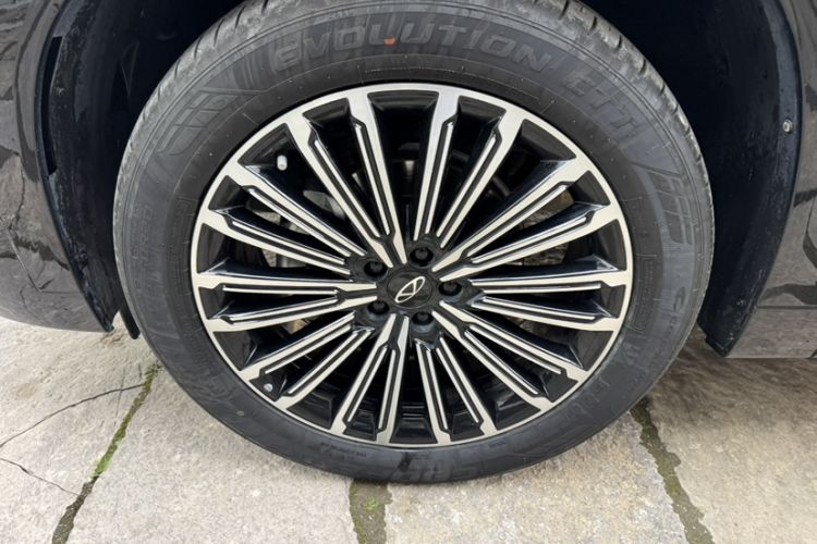 Used Chery Tiggo 9 2025 2.0T Dual-Clutch Two-Wheel Drive Luxury Edition 5 Seats