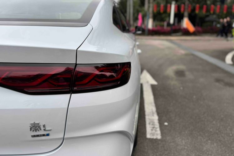 Used BYD Qin L 2025 DM-i Smart Drive 120KM Superior Model
