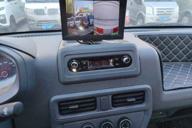 Used Wuling Yangguang 2024 300km Range Practical Window-Sealed Version 60kW