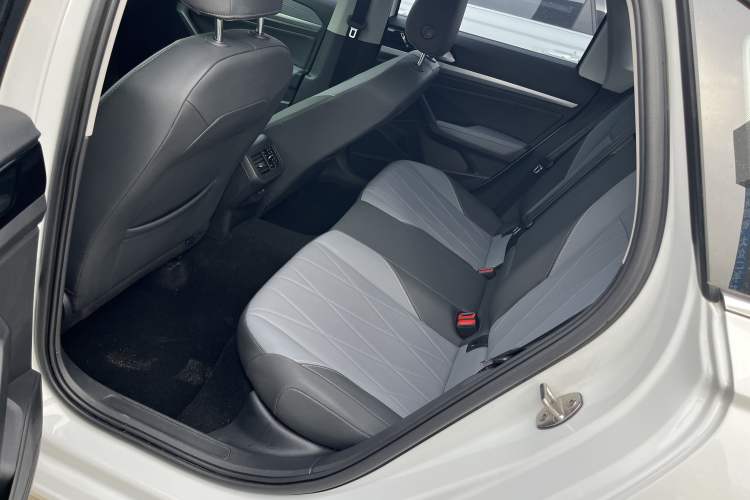 Used Volkswagen Lavida 2023 1.5L Automatic 5 Million Edition Interior 4