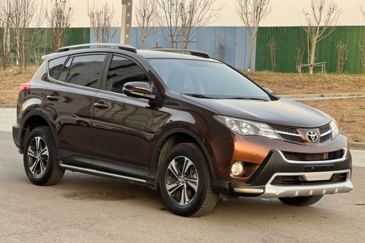 Used Toyota RAV4 2015 2.0L CVT Two-Wheel Drive Fashion Edition