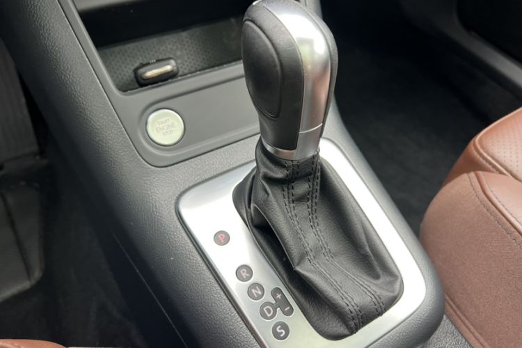 Used Volkswagen Tiguan 2015 1.8TSI Automatic Two-Wheel Drive Luxury Model Interior 7