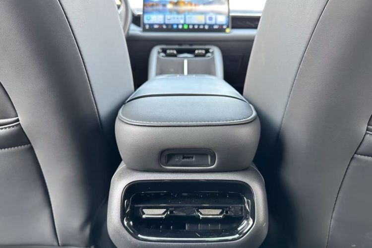 Used AION RT 2025 650 LiDAR Edition Interior 2