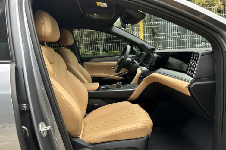 Used BYD Song L DM-i 2024 112 km Beyond Edition Interior 4