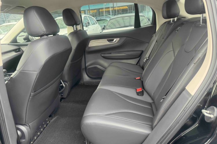 Used Hongqi E-QM5 2024 560km PLUS Interior 4