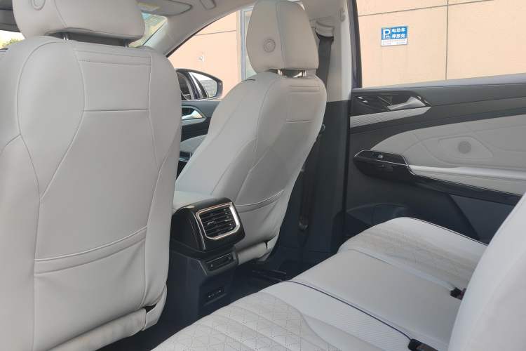 Used Volkswagen ID.6 X 2022 Smart Enjoyment Long-Range Edition