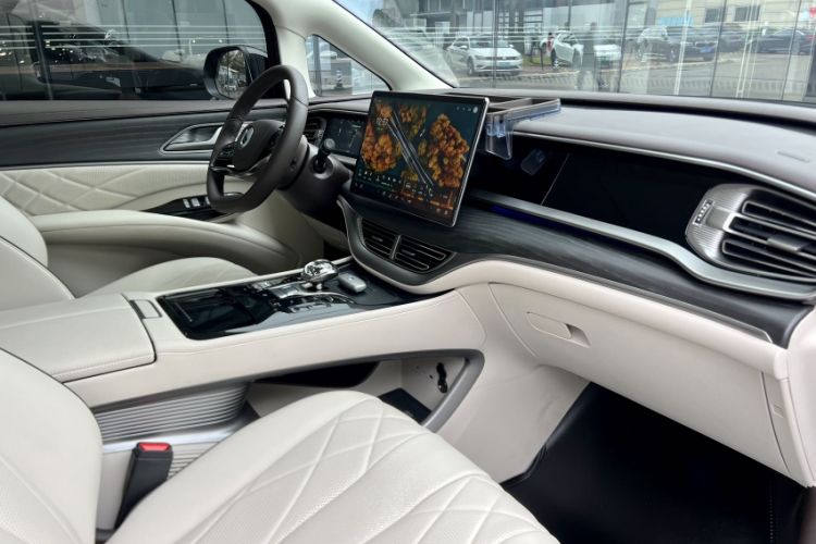 Used Denza D9 2024 DM-i 980 Four-Wheel Drive Prestige Model