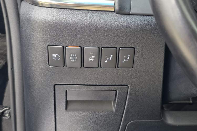 Used Toyota Alphard 2021 Dual-Engine 2.5L Prestige Edition Interior 7