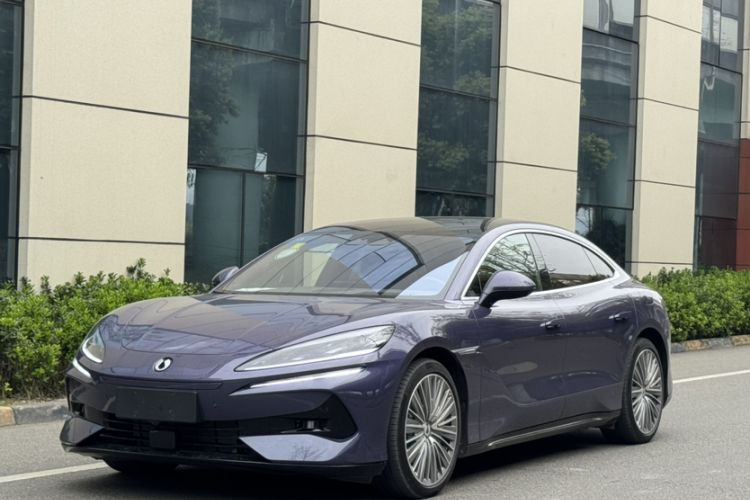 Used Denza Z9 2024 1100 km All-Wheel-Drive Ultra Version