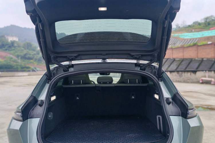 Used Nio ET5T 2023 75 kWh Touring Trunk