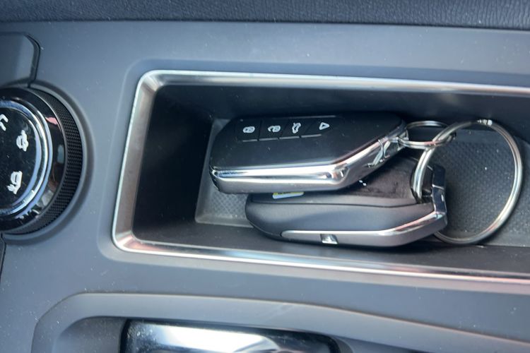 Used Peugeot 5008 2017 380THP 7-Seater Luxury Edition Interior 5