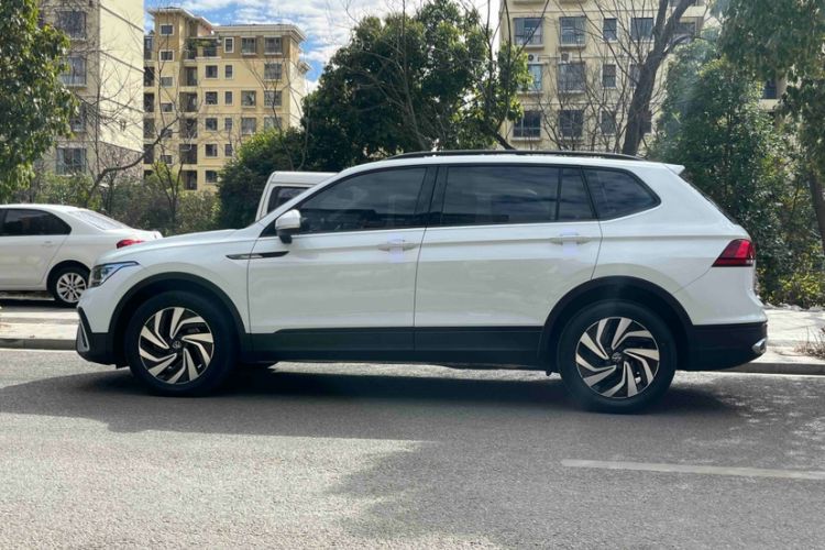 Used Volkswagen Tiguan L 2023 330TSI Automatic Two-Wheel Drive Comfort Edition