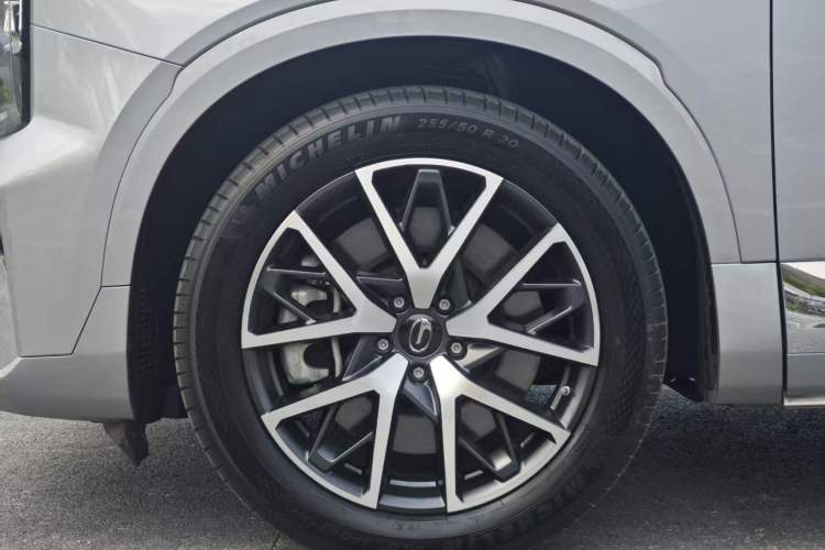 Used GAC Trumpchi ES9 2024 PHEV with 143 km Max
