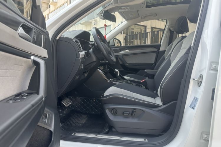 Used Volkswagen Tayron X 2023 330TSI Two-Wheel-Drive Prestige High-Energy Version Interior 2