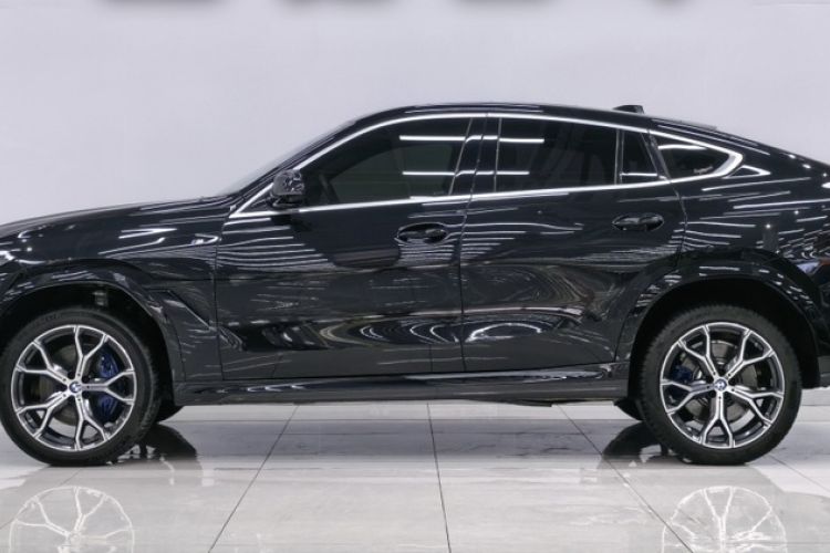 Used BMW X6 2021 xDrive40i Luxury Model with M Sport Package Exterior 2