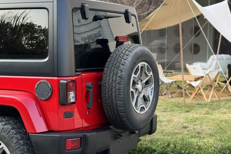 Used Jeep Wrangler 2017 3.0L Sahara Four-Door Comfort Edition Exterior 8