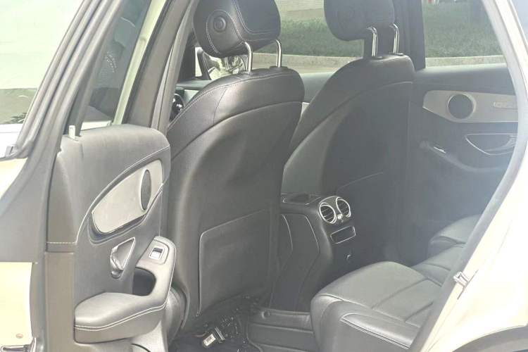 Used Mercedes-Benz GLC 2020 Facelifted GLC 260 L 4MATIC Dynamic Edition Interior 5