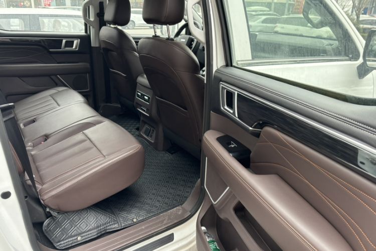 Used Foton Mars 2024 Mars 7 Pro 2.0T Gasoline Automatic 4x4 Standard-Wheel Enjoyment Model Interior 4