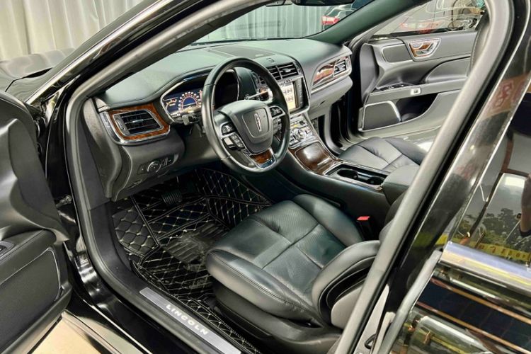 Used Lincoln Continental 2018 2.0T Two-Wheel Drive Deluxe Edition Interior 5