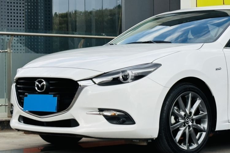 Used Mazda 3 Axela 2019 Cloud-Controlled Version Hatchback 2.0L Automatic Luxury Model China VI Standard