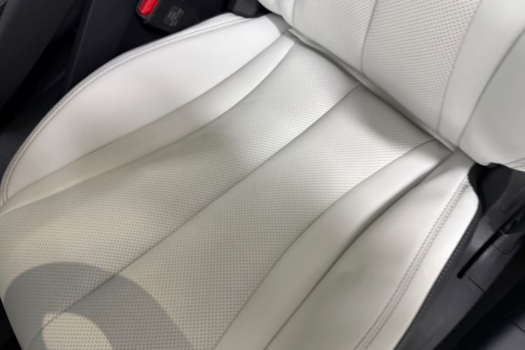 Used BYD Seal 06 New Energy 2024 DM-i 80KM Prestige Model Interior 6