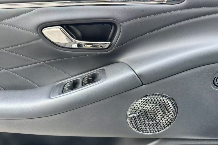 Used AION RT 2025 650 LiDAR Edition Interior 12