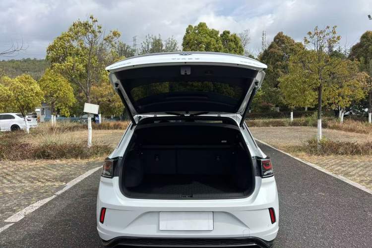 Used Volkswagen T-ROC 2025 Facelift Model 2 300TSI DSG Two-Wheel Drive Chenguang Edition
