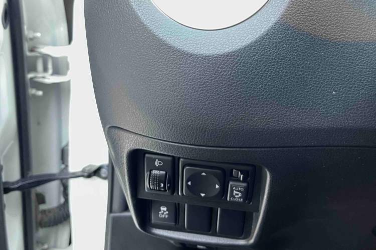 Used Infiniti ESQ 2014 1.6L Spontaneous Edition