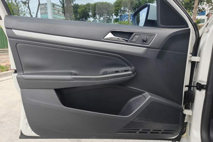 Used Volkswagen Gran Lavida 2017 230TSI DSG Comfort Edition Interior 11