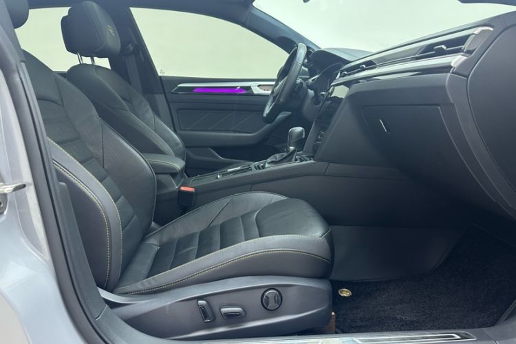 Used Volkswagen FAW-Volkswagen CC 2023 380TSI Striking Edition Interior 2