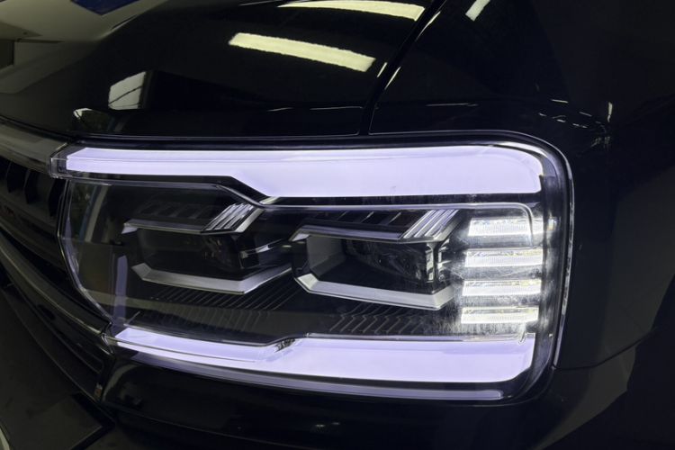 Used Formula Leopard Leopard 5 2023 Explore Edition