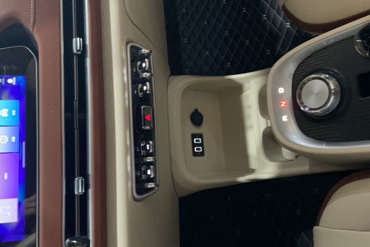 Used ORA Good Cat 2022 Morandi Edition 400km Standard Range Two-Week Young Enjoyment Version Lithium Iron Phosphate