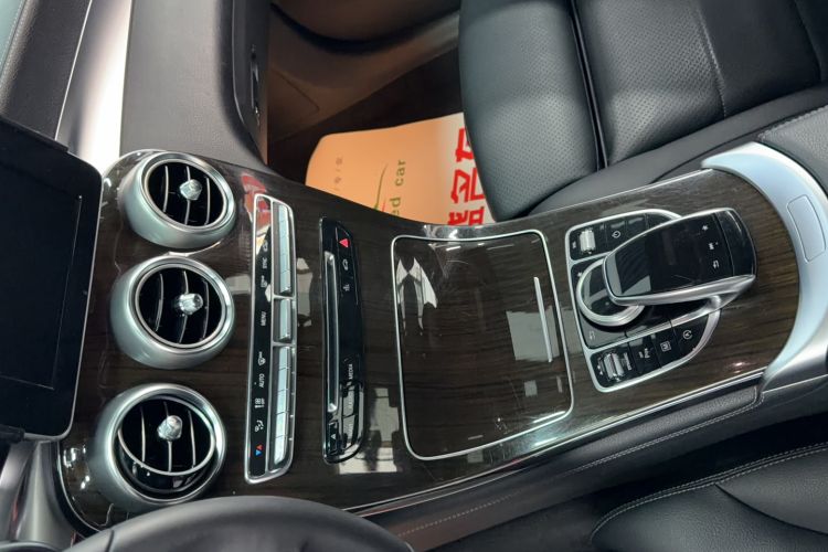 Used Mercedes-Benz GLC 2019 GLC 260 L 4MATIC Dynamic Model Interior 4