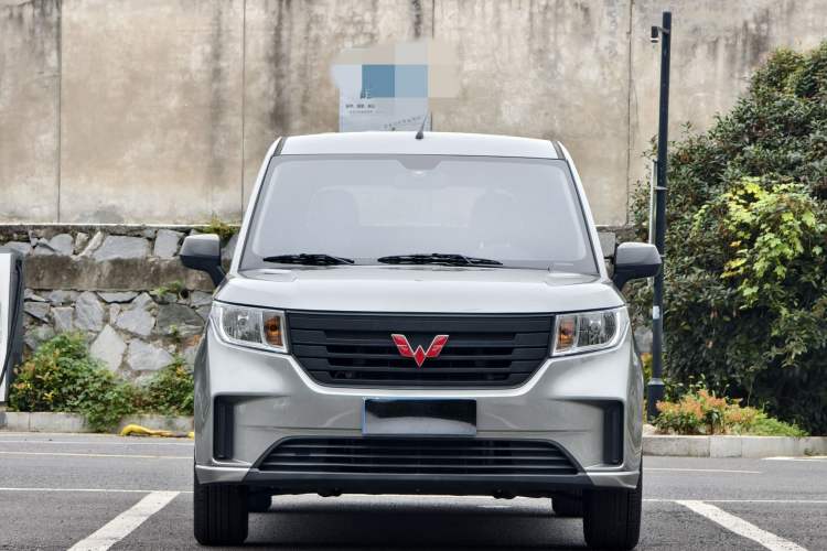 Used Wuling Hongguang PLUS 2020 1.5L Manual Standard Edition 7-Seater
