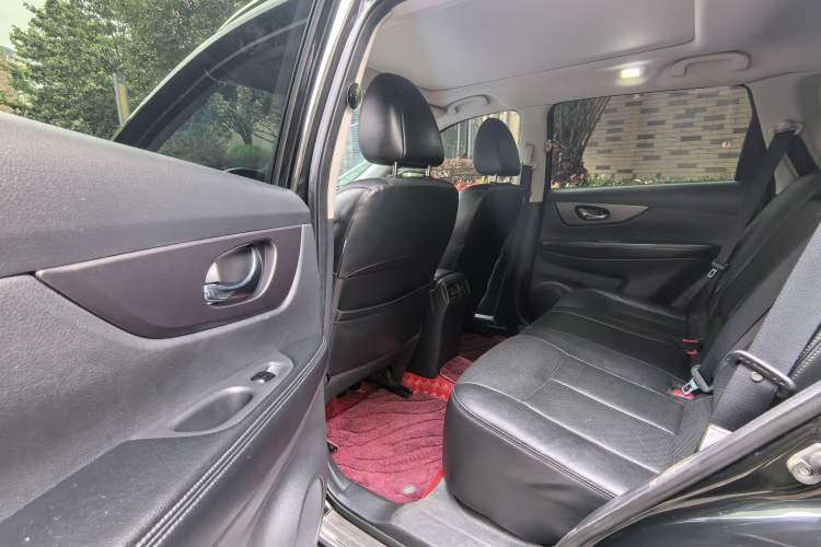 Used Nissan X-Trail 2015 2.0L CVT Comfort MAX Edition 2WD Exterior 7