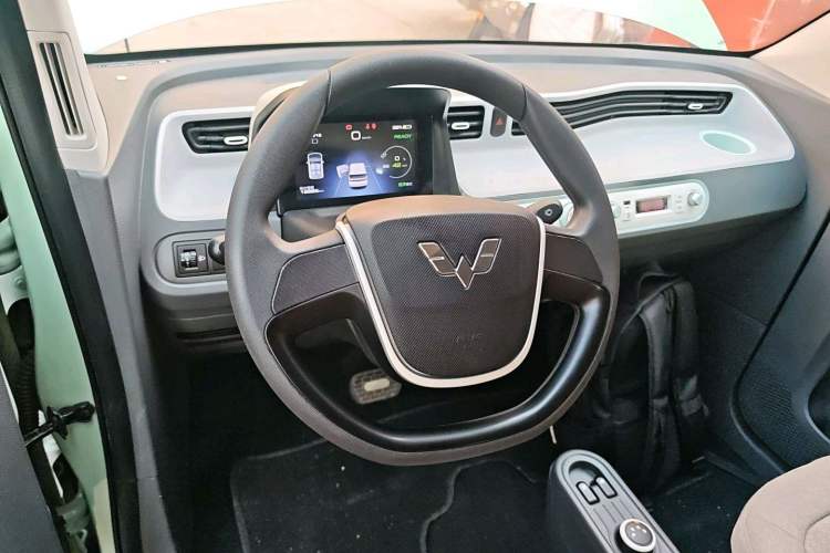 Used Wuling Hongguang MINIEV 2022 Macaron Fashion Model Lithium Iron Phosphate