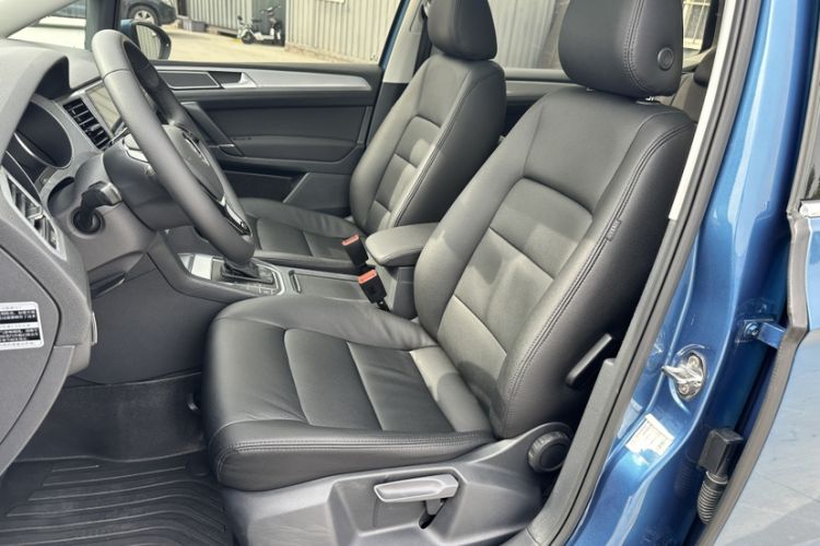 Used Volkswagen Golf Sportsvan 2016 230TSI Automatic Trend Edition Interior 4