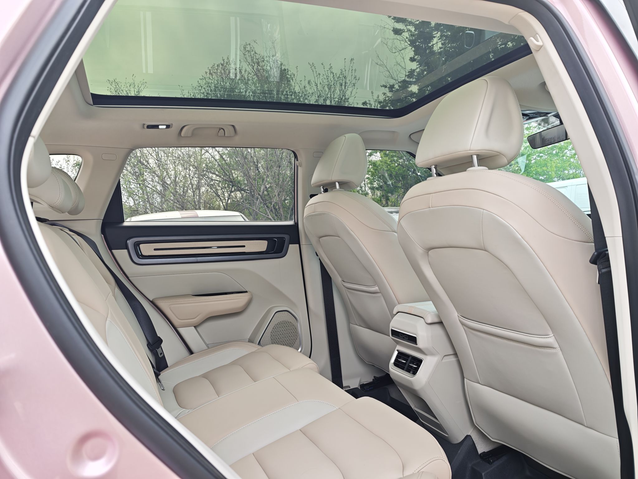 Geely Auto icon 2023 1.5TD Chocolate Smoothie Edition — снимка 13