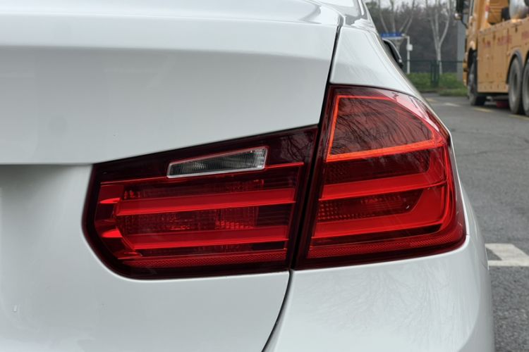 Used BMW 3 Series 2015 320i Fashion Model