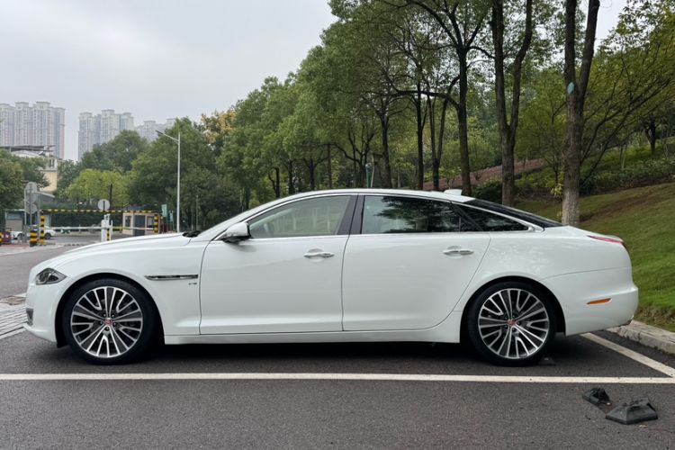 Used Jaguar XJ 2018 XJL 3.0 SC Four-Wheel Drive Panoramic Business Edition

