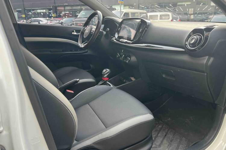 Used Kia kx1 Stonic 2021 1.4L CVT Fun Edition Interior 5