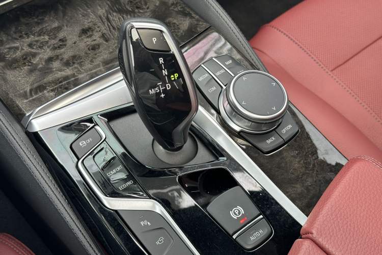 Used BMW 5 Series 2019 Restyled 530Li Luxury Edition M Sport Package Interior 7