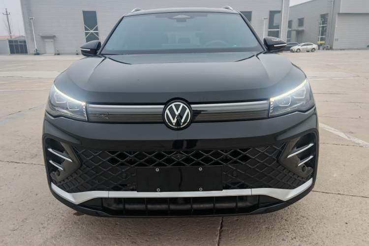 Used Volkswagen Tiguan L 2025 PRO 380TSI Two-Wheel-Drive R-Line Smart Edition