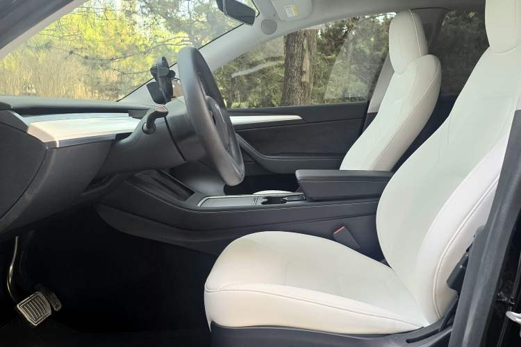 Used Tesla Model Y 2022 Rear-Wheel-Drive Version
